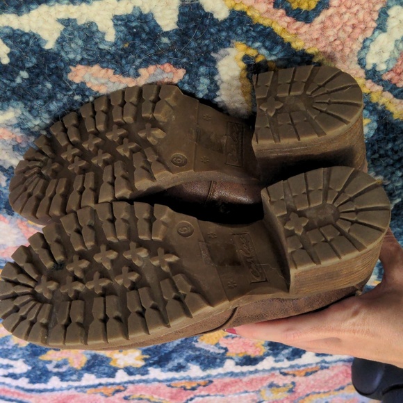 Combat lace up boots with block heels and knit cuff - Picture 5 of 5